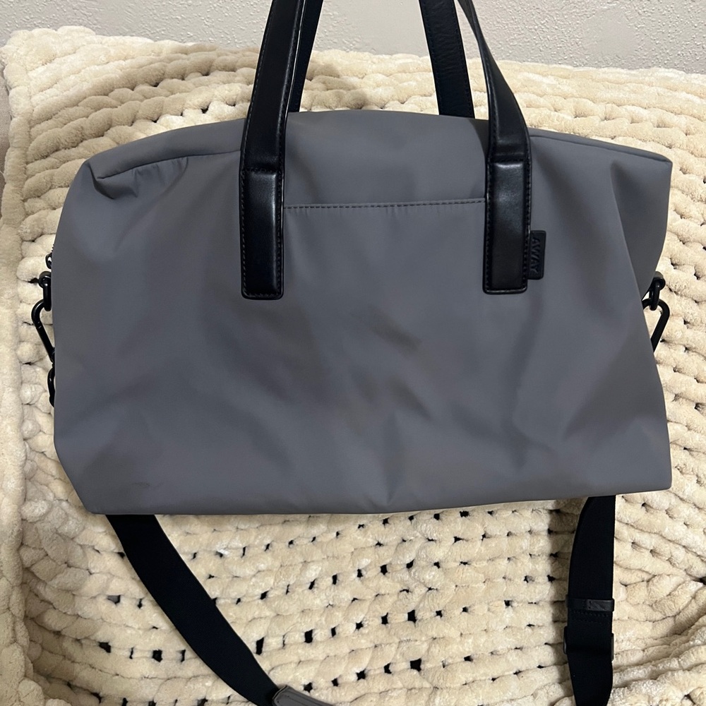 Away every day bag travel bag
